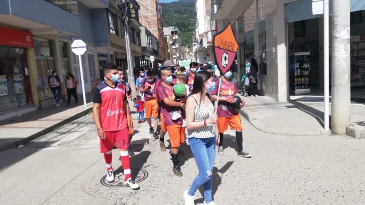 Campesinos de Málaga vuelven su mirada al deporte